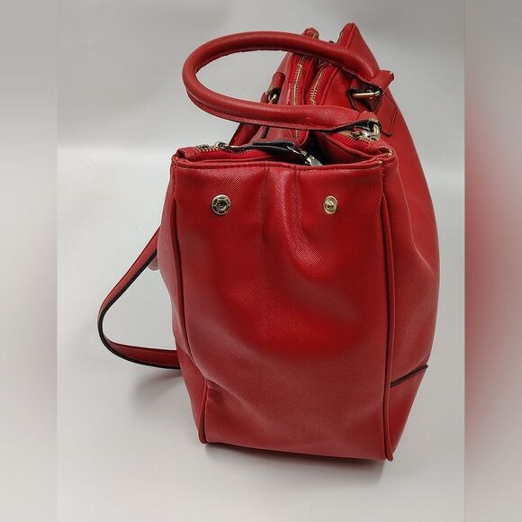 Red Handbag Purse W/ Gold Medallion - Picture 5 of 16